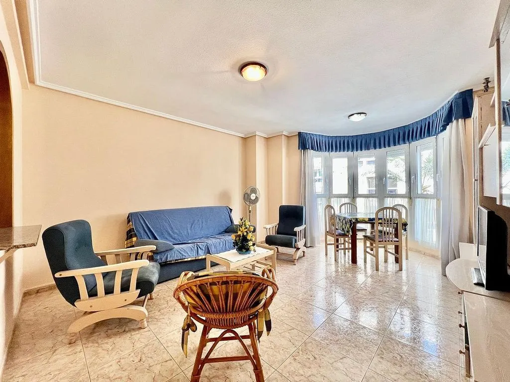 Elutuba - Apartment with Balcony and Garage in Torrevieja