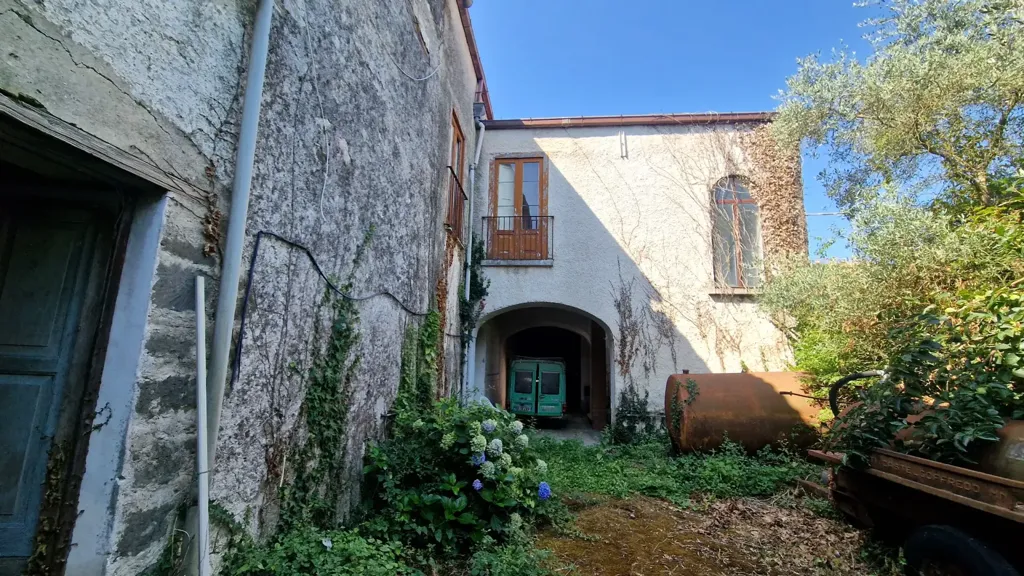 Jardin - Historic Home with Terraces in Alvignano
