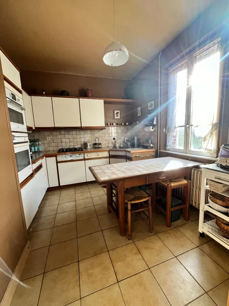 Cucina - Characterful Maison de Maître with Views near Songeons