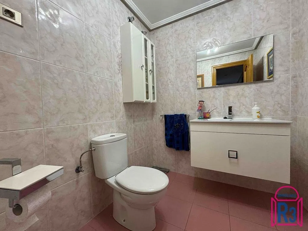 Vannitoad - Semi-detached House with Pool in Villaquilambre