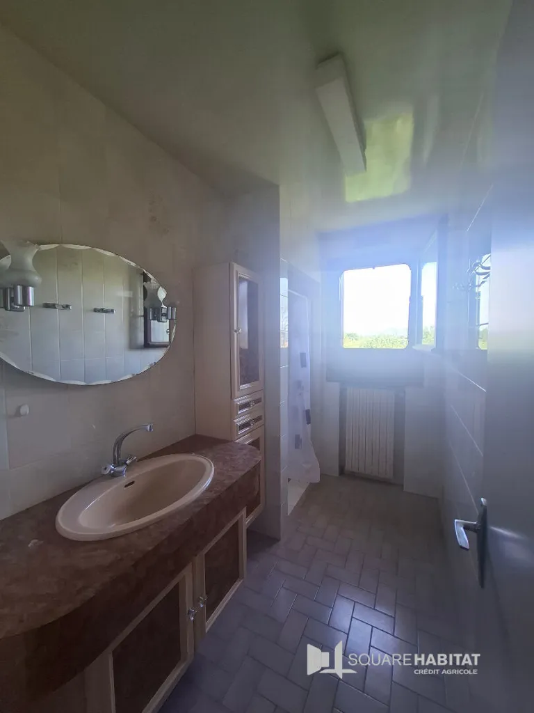 Salles de bain - Maison à Rafraîchir avec Jardin à Hauterive
