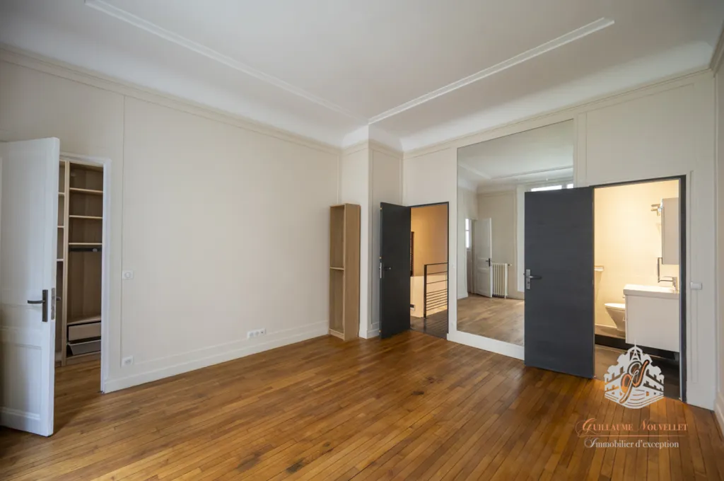Pièces - Appartement Luxueux avec Parquet Versailles à Paris