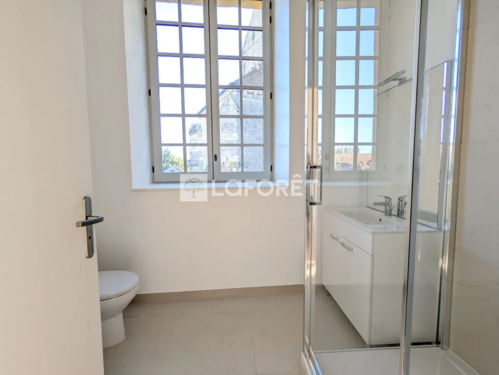 Salles de bain - Appartement Lumineux avec Parking à Étampes