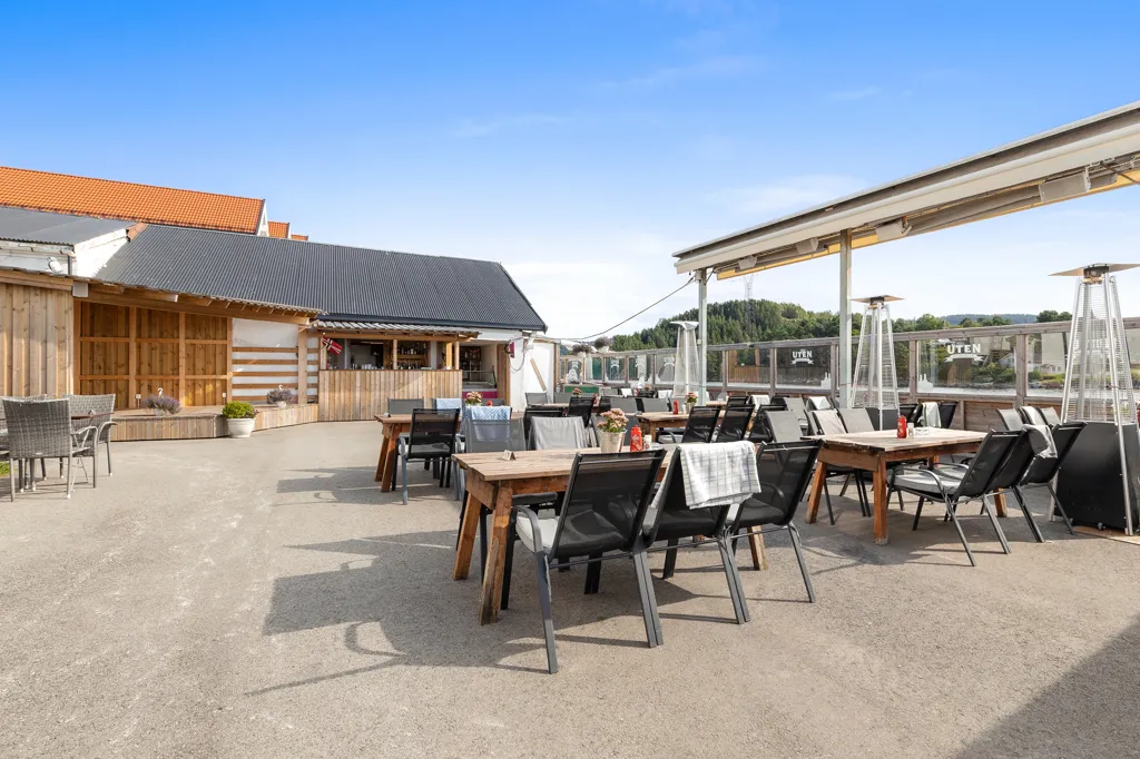 Terrasse - Restaurant with Waterfront in Svelvik