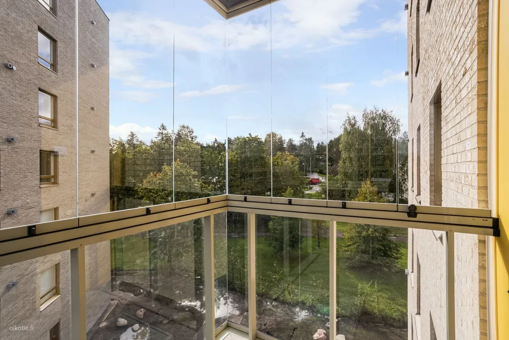 Rõdu - Modern Flat with Balcony in Konala, Helsinki