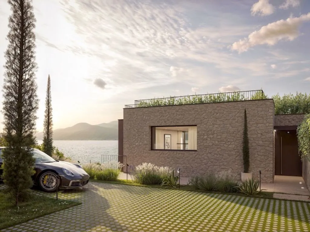 Luxury Villa with Private Pool in Torri del Benaco