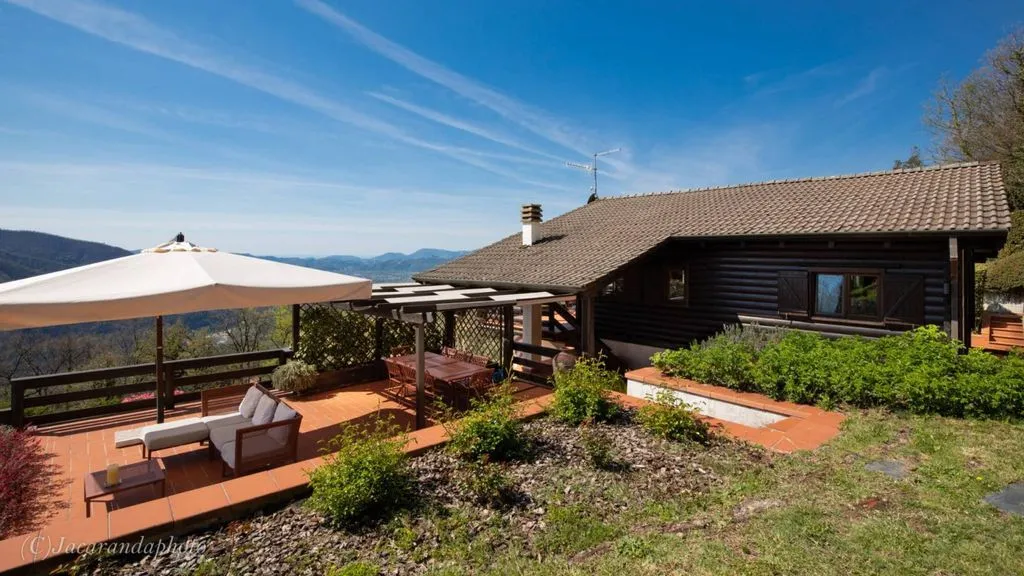 Terrass - Luxury Villa with Pool in Podenzana