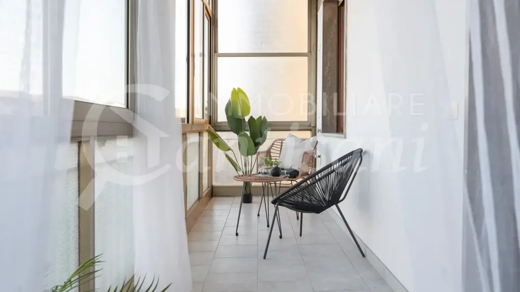 Balcony - Rearranged Apartment with Balcony in Florence