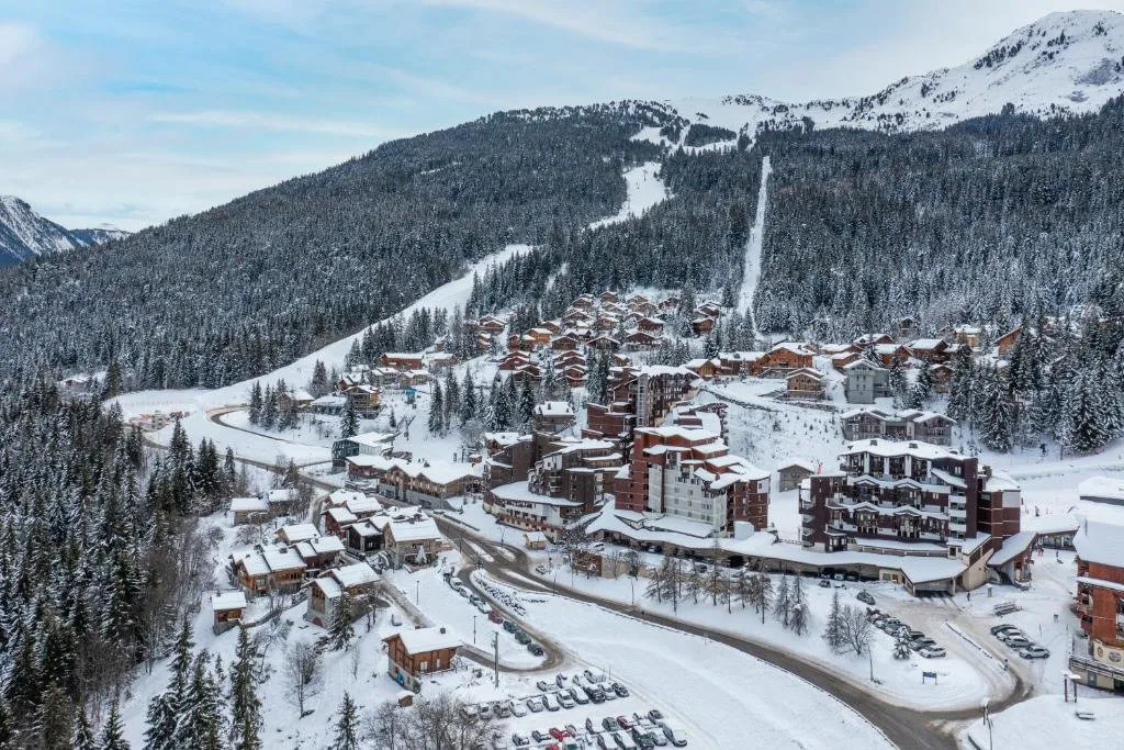 Tourism Residence Flat with Balcony in Courchevel