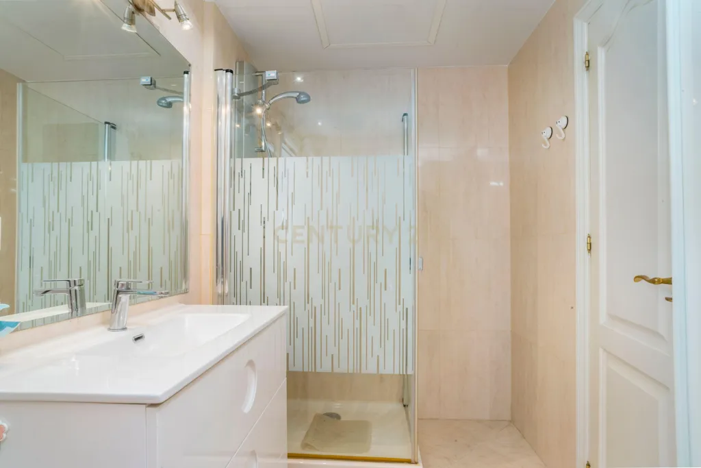 Salles de bain - Chalet with Pool and Terrace in Fuengirola