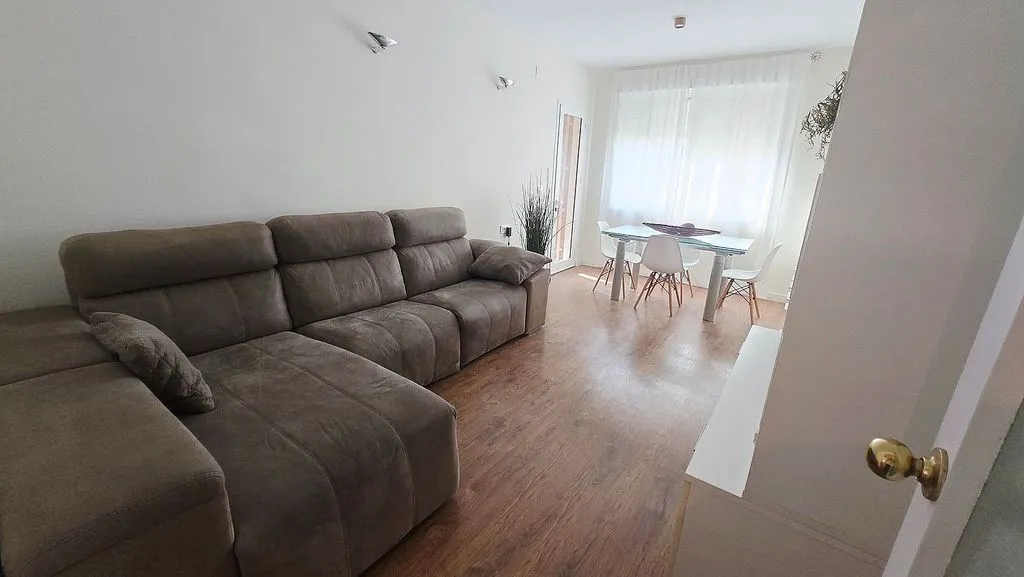 Elutuba - Reformed Flat with Terrace in El Cano