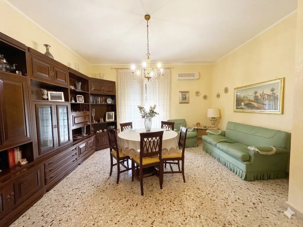 Söögituba - 3-Room Apartment with Balcony in Palermo