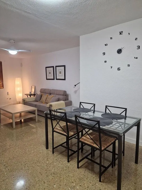 Söögituba - Equipped Flat with Patio in Blanco Belmonte