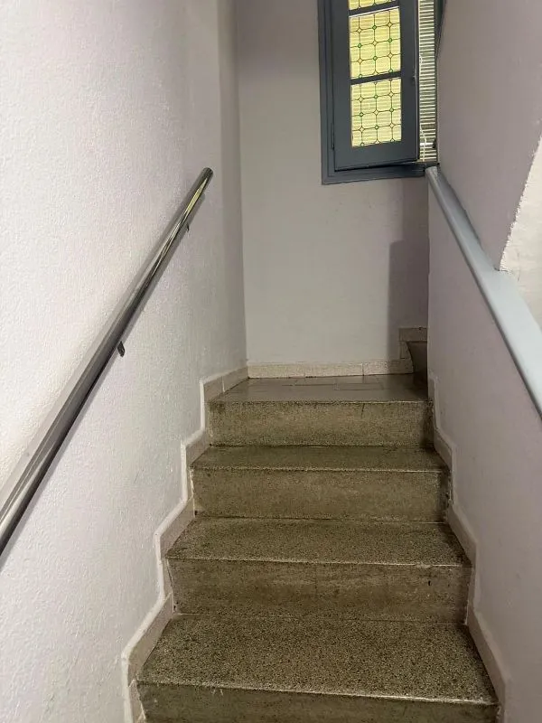 Pièces - Modernised 2-Bed Flat with A/C in Oliver