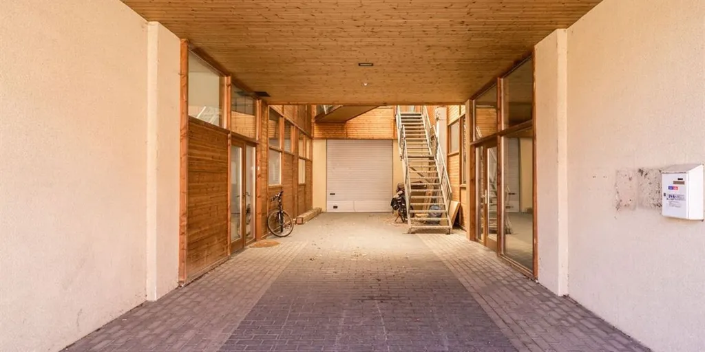 Garage - Commercial Property with Flexible Use in Mechelen