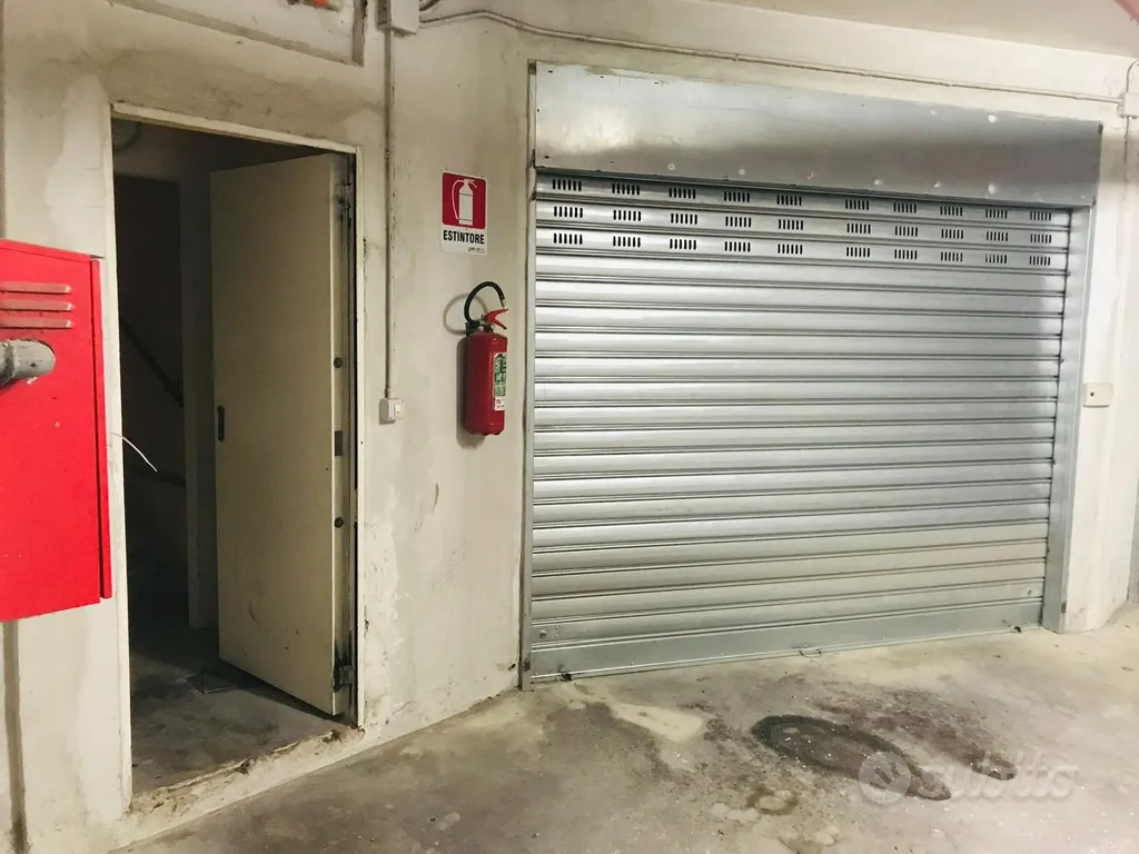 Garage - Garage with Cellar in Maddaloni Centre
