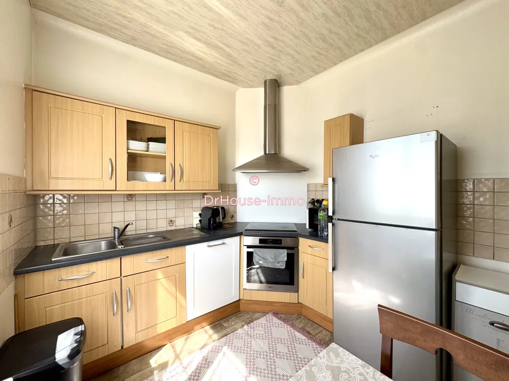 Cuisine - Ensemble Immobilier avec Deux Habitations à Châlette-sur-Loing