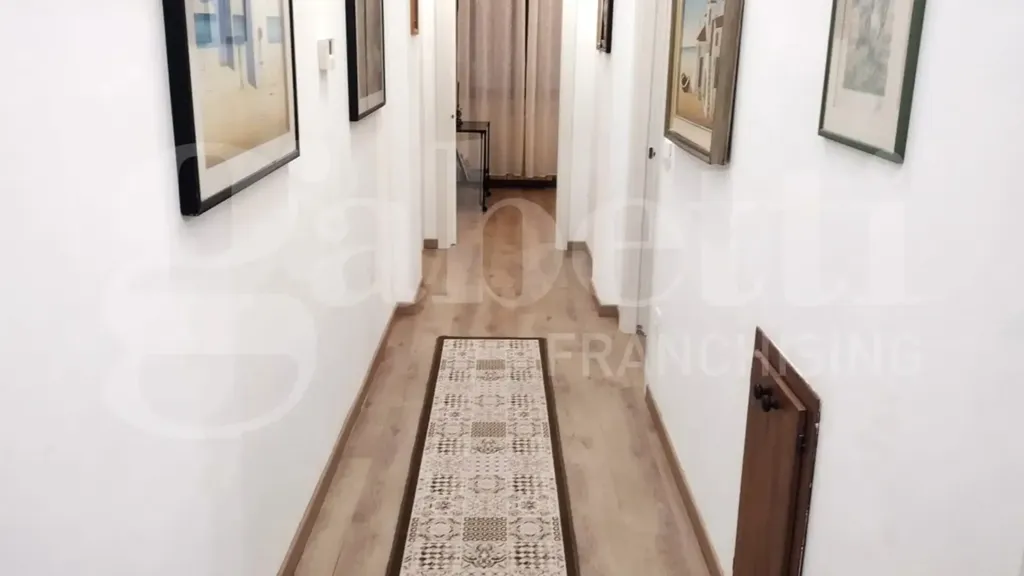 Esik - Rear-Facing Apartment with Terrace in Chieti