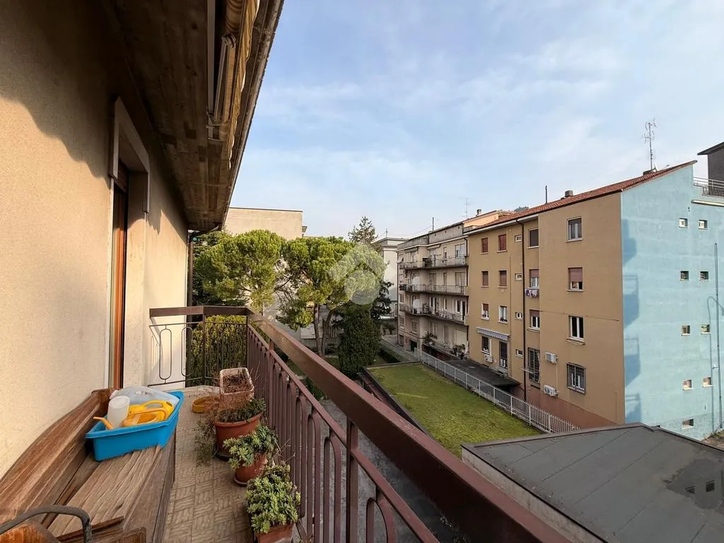 Balcon - Apartment with Balcony and Garden in Brescia