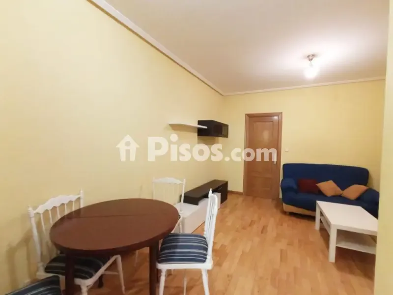Living Room - Apartment with Garage on Avenida Palencia