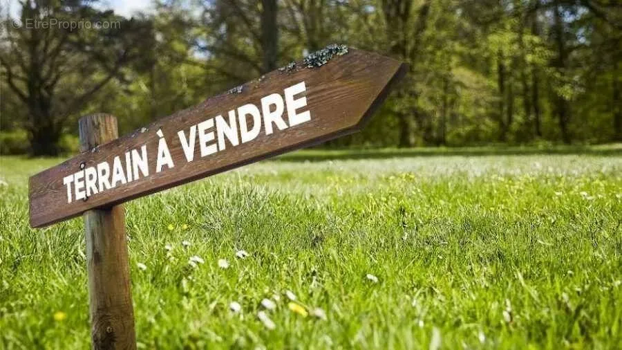Aed - 450 m² Plot with RER Access in Ballancourt-sur-Essonne