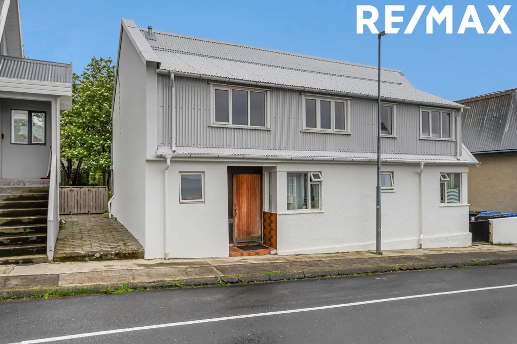 Esterno - Duplex with Studio Potential in Holtsgata