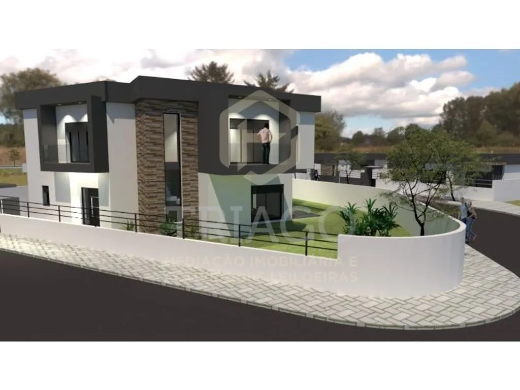 Modern House with Pool in Samora Correia