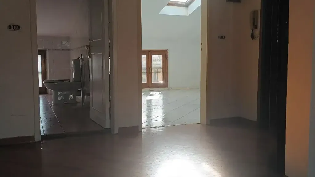 Rooms - Mansarded Apartment with Velux Windows in Prato