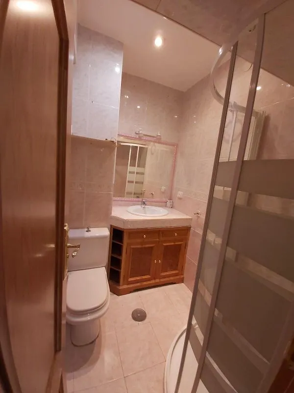 Salles de bain - Bright Apartment with Terrace in San Jenaro