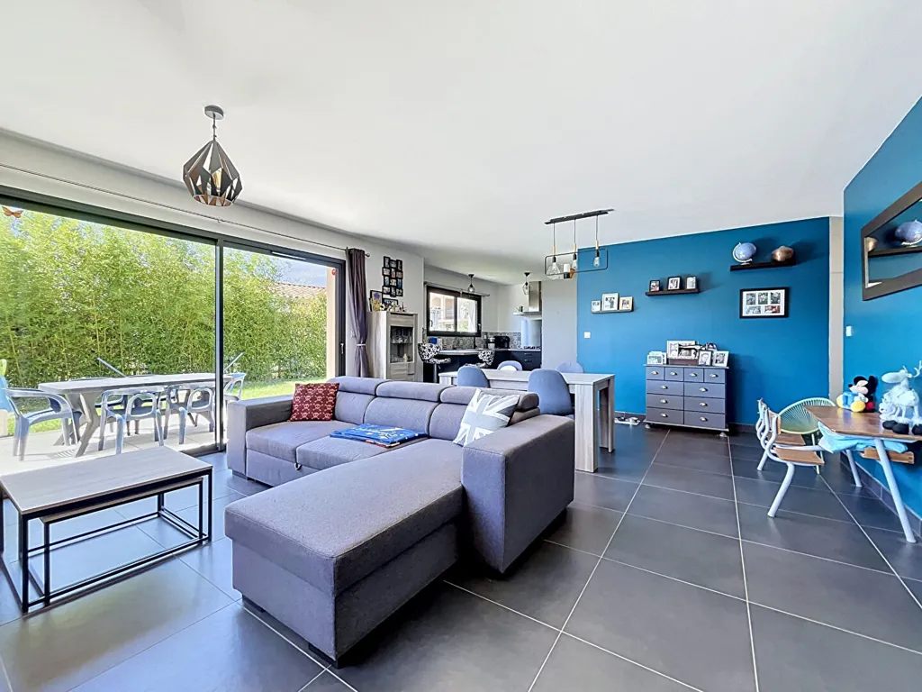 Elutuba - Contemporary Villa with Large Garden in Quiet Area