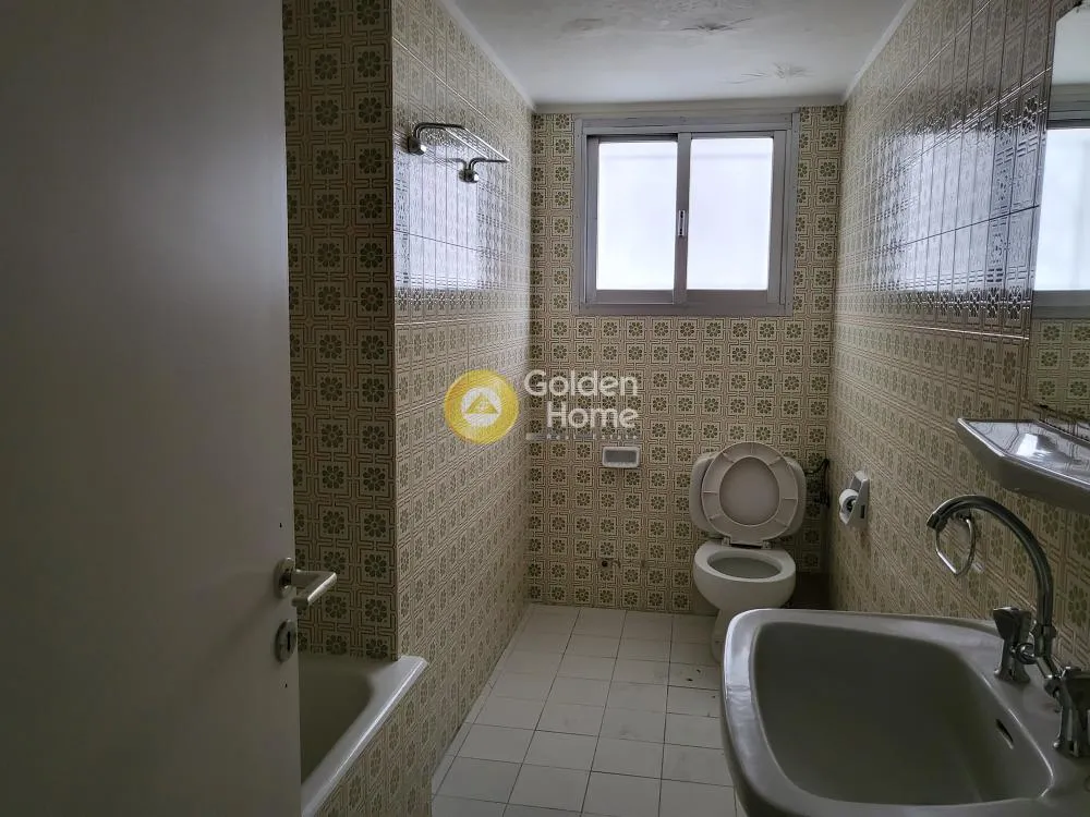 Salles de bain - Office with Balcony in Nea Smyrni