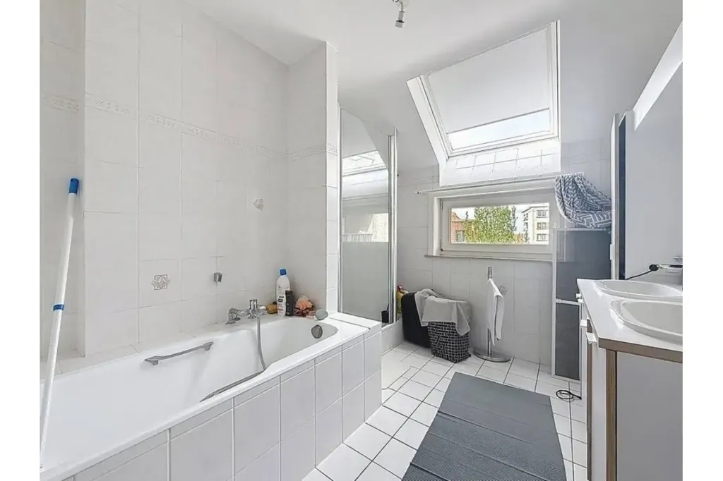 Vannitoad - Villa with Garden in Evere