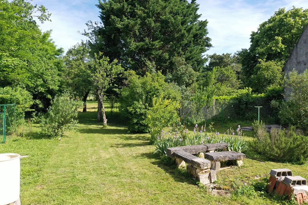 Jardin - Maison des Années 1900 avec Jardin à Garchy