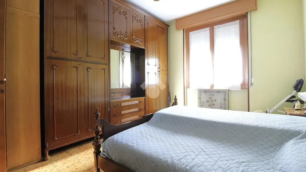 Chambres - Triplex with Triple Exposure in Agrate Brianza