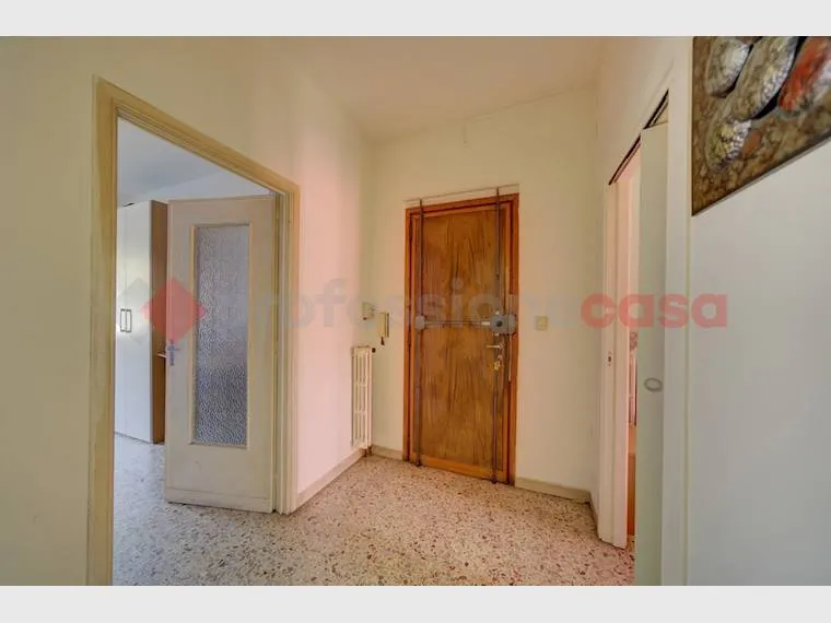 Esik - Twin-Storey Apartment with Balcony in Turin