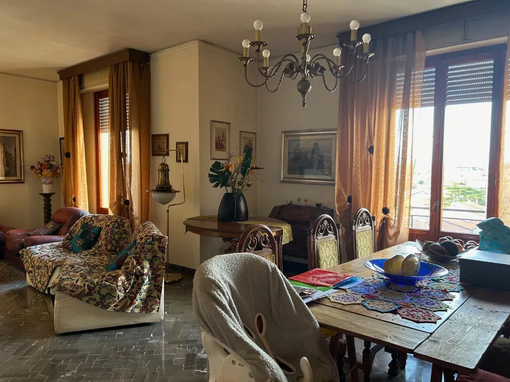 Sala da pranzo - Penthouse with Terraced View in Empoli
