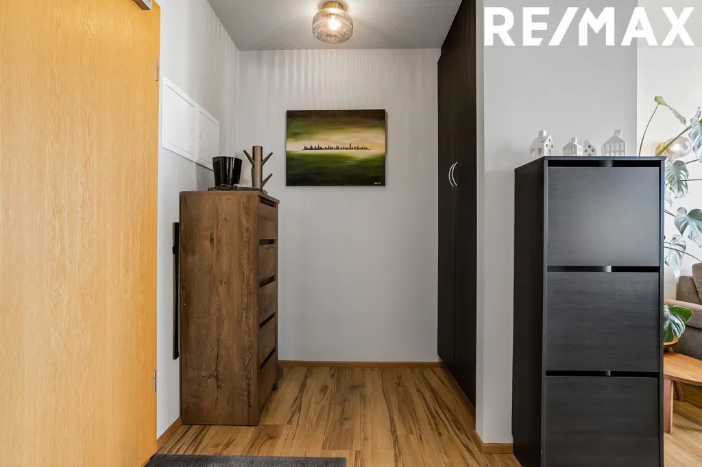 Entrée - Apartment with South-Facing Balcony in Garðabær