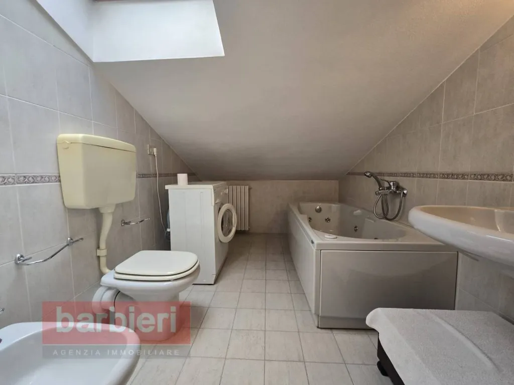 Salles de bain - Three-Bedroom Apartment with Terrace in Cervia
