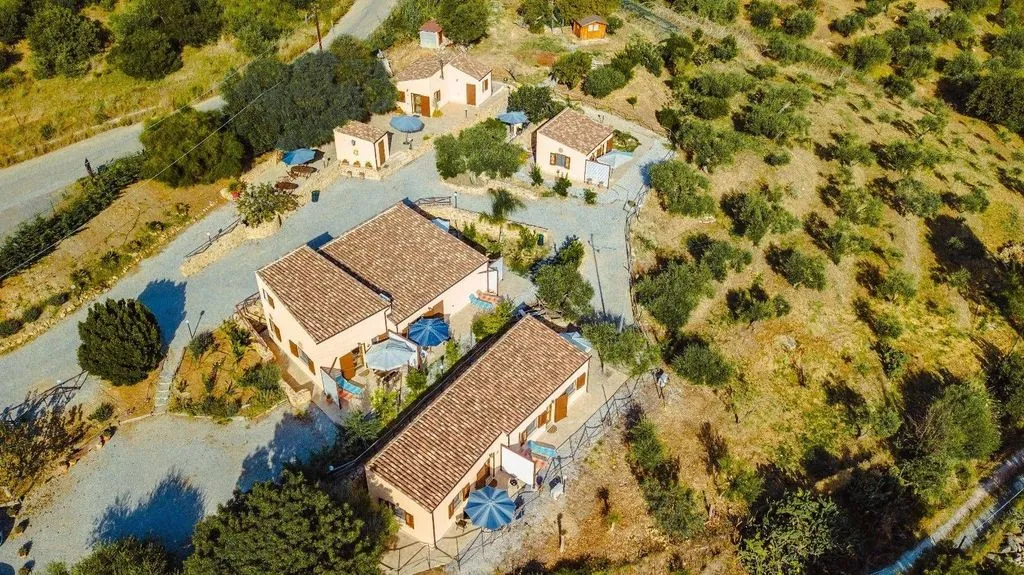Õhuvaade - Agriturismo with Pool in Cefalù