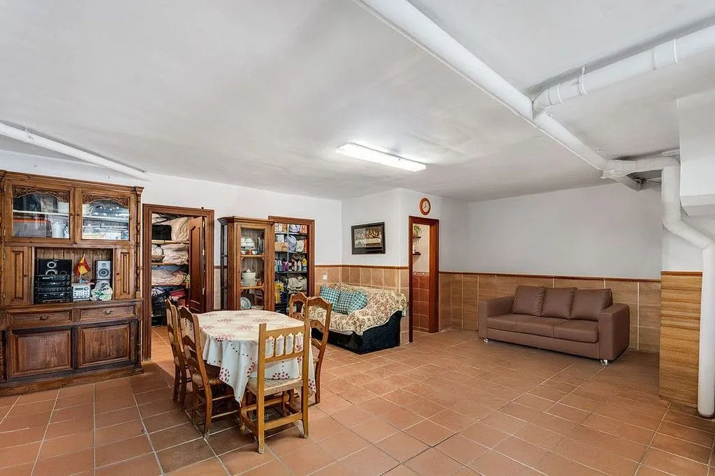 Söögituba - Terraced House with Pool in Estepona Centre