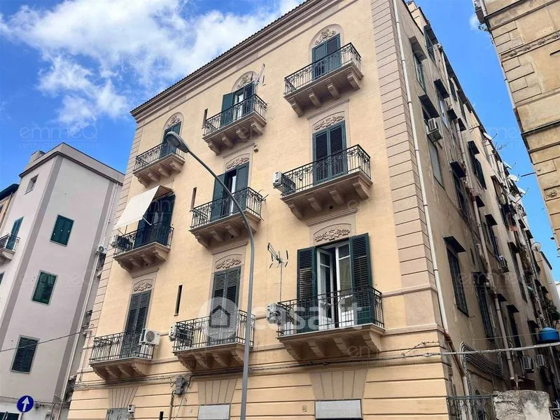 Esterno - Quadrilocale with Balconies in Palermo