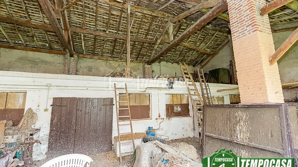 Toad - Rustic Cottages to Renovate in Guardamiglio