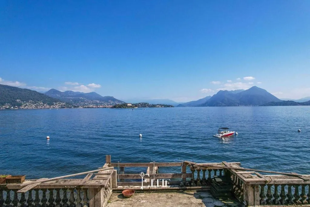 Luxury Villa with Lake View in Stresa