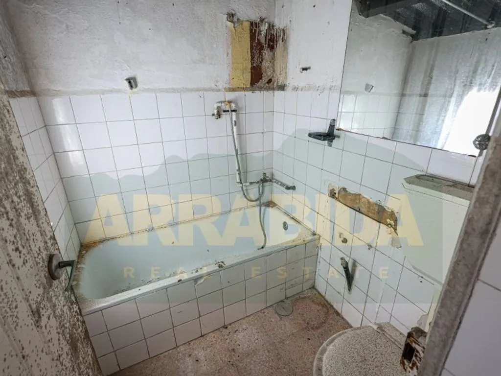 Salles de bain - Luxury Apartment Complex for Renovation in Sesimbra