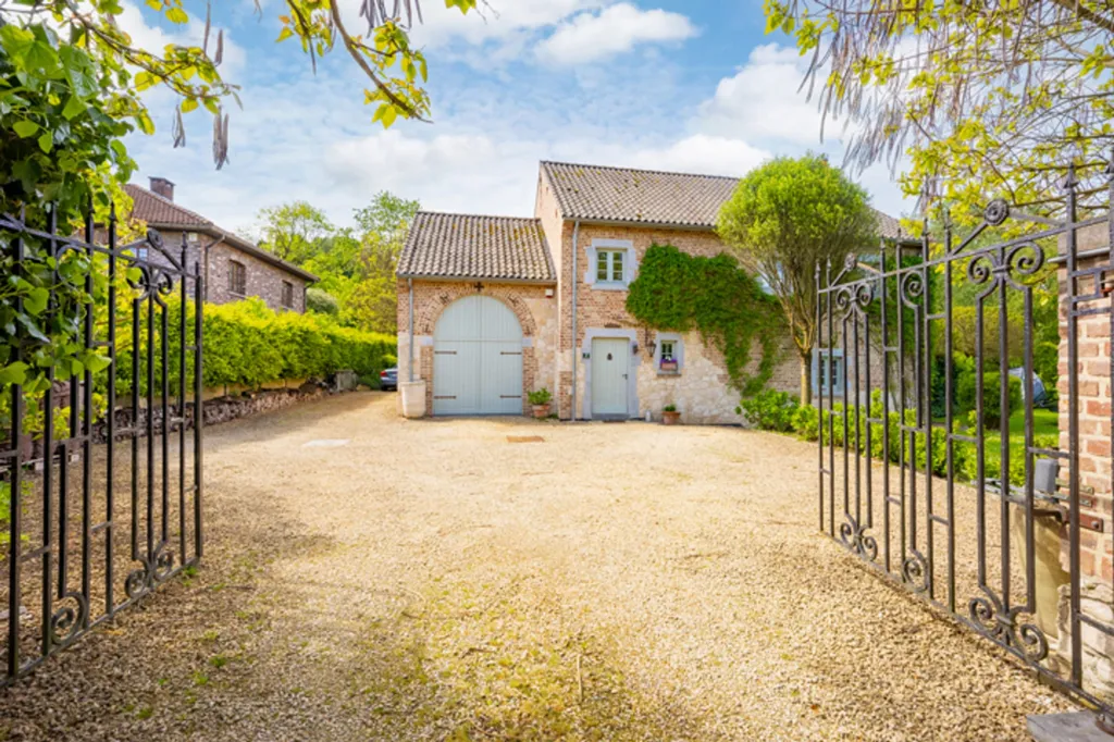 Extérieur - Maison avec Piscine et Jardin à Soumagne