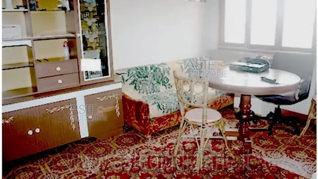 Bureau - Apartment with Balcony in Pomezia