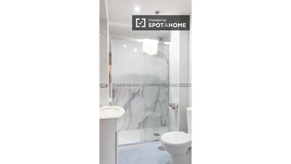 Vannitoad - Private Room in Shared Flat, Aluche
