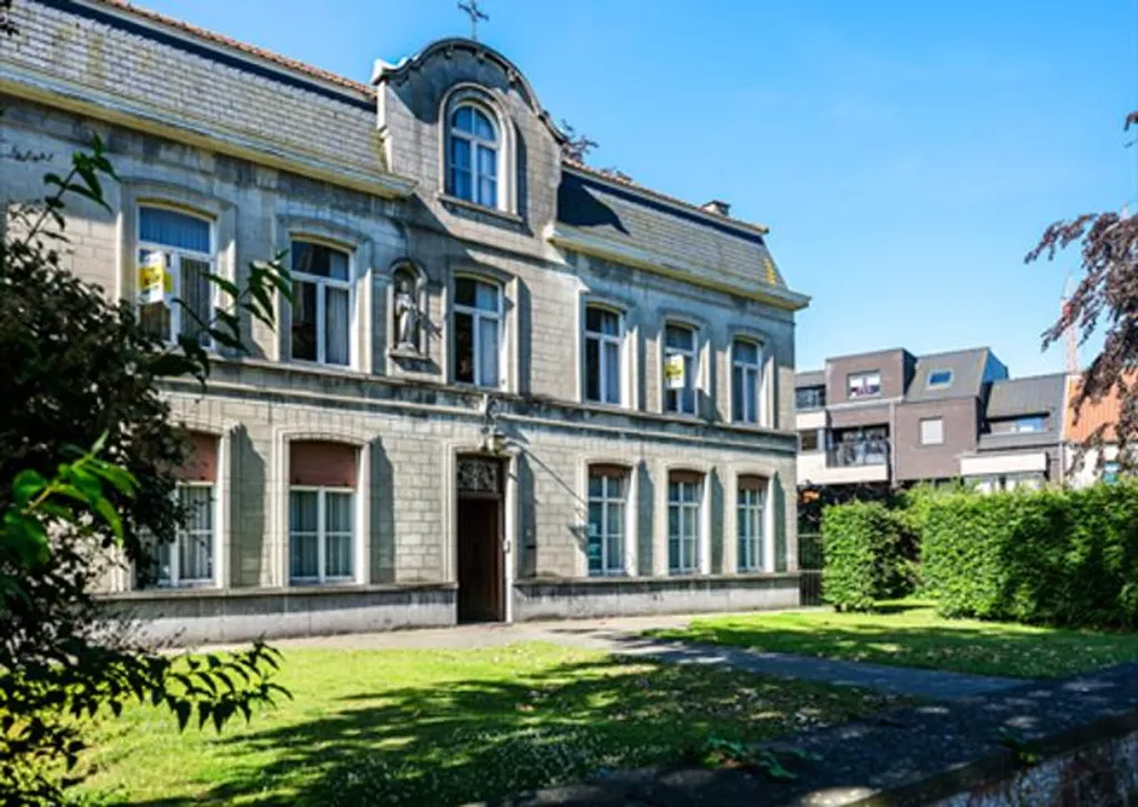 Esterno - Historic Pastorate with Potential in Town Centre