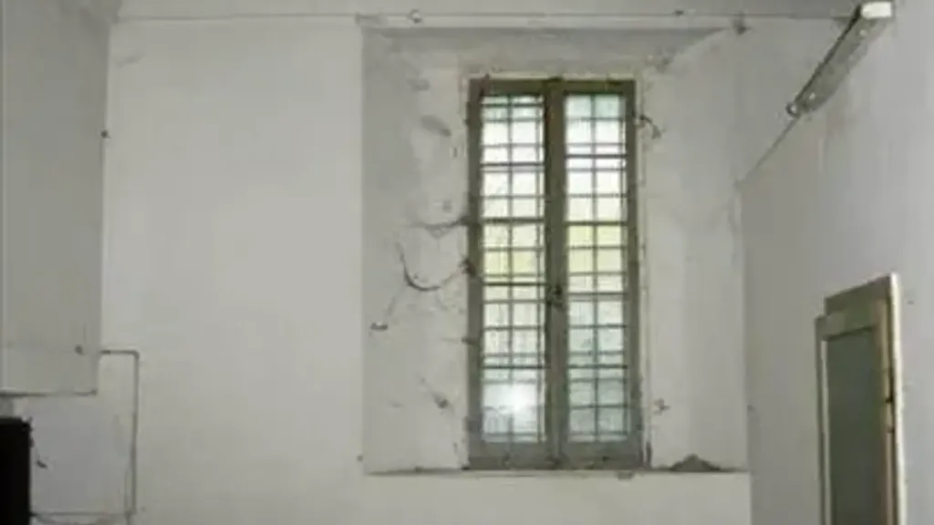 Toad - Restoration-Ready Apartment in San Severino Marche