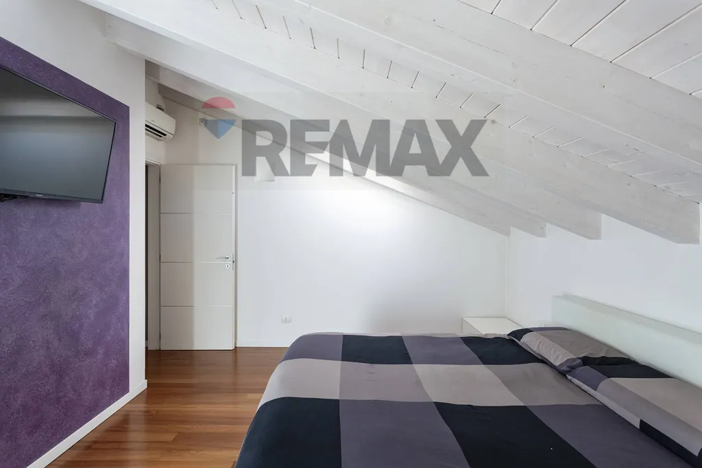 Chambres - Spacious Triplex with Panoramic View in Tregasio